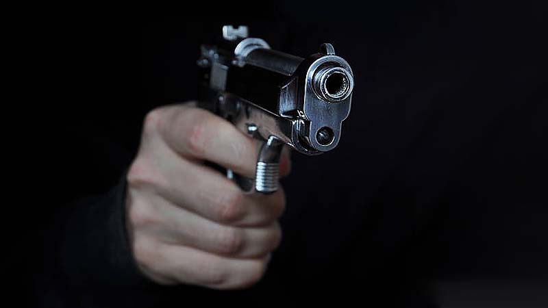 ฝันว่ายิงคน